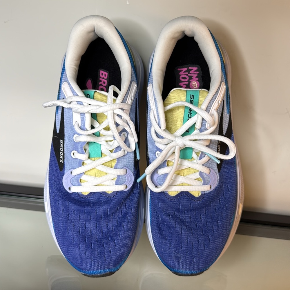 Like New Brooks Ghost Max Women 6 1/2 - Picture 3 of 6